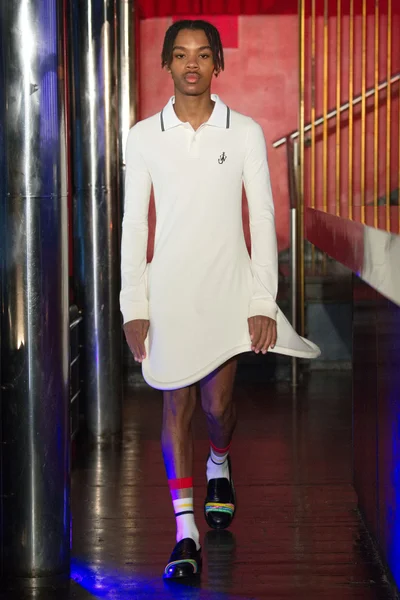 Look 28